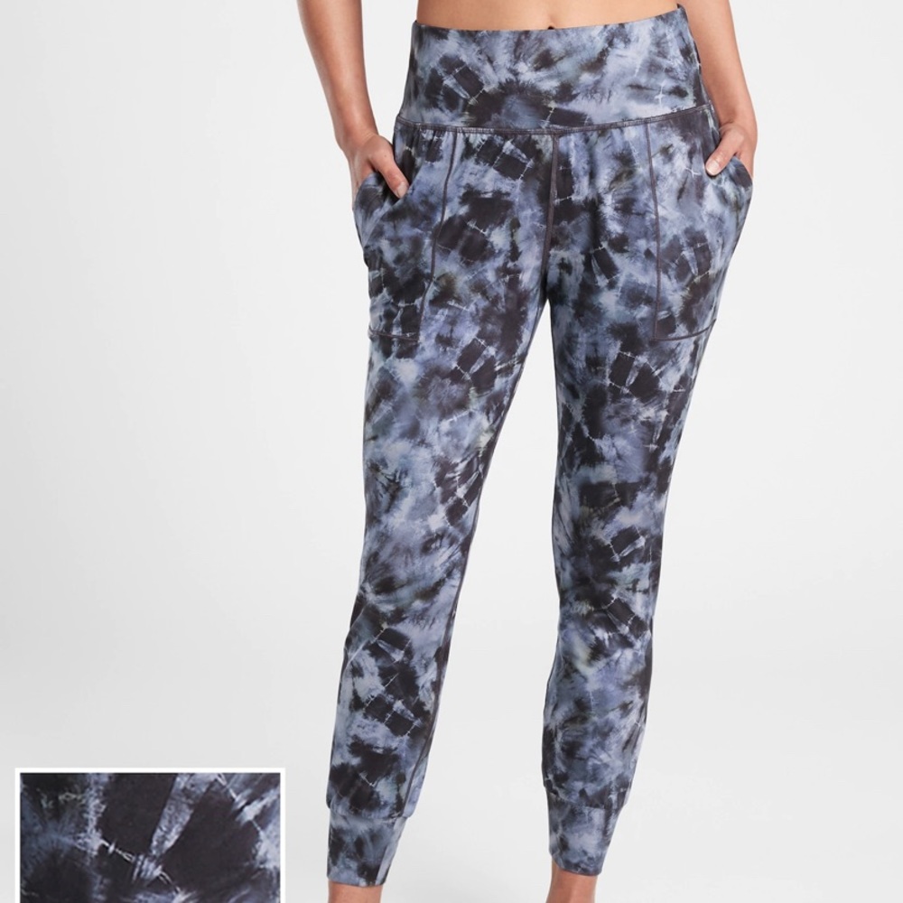 Athleta patterned joggers
